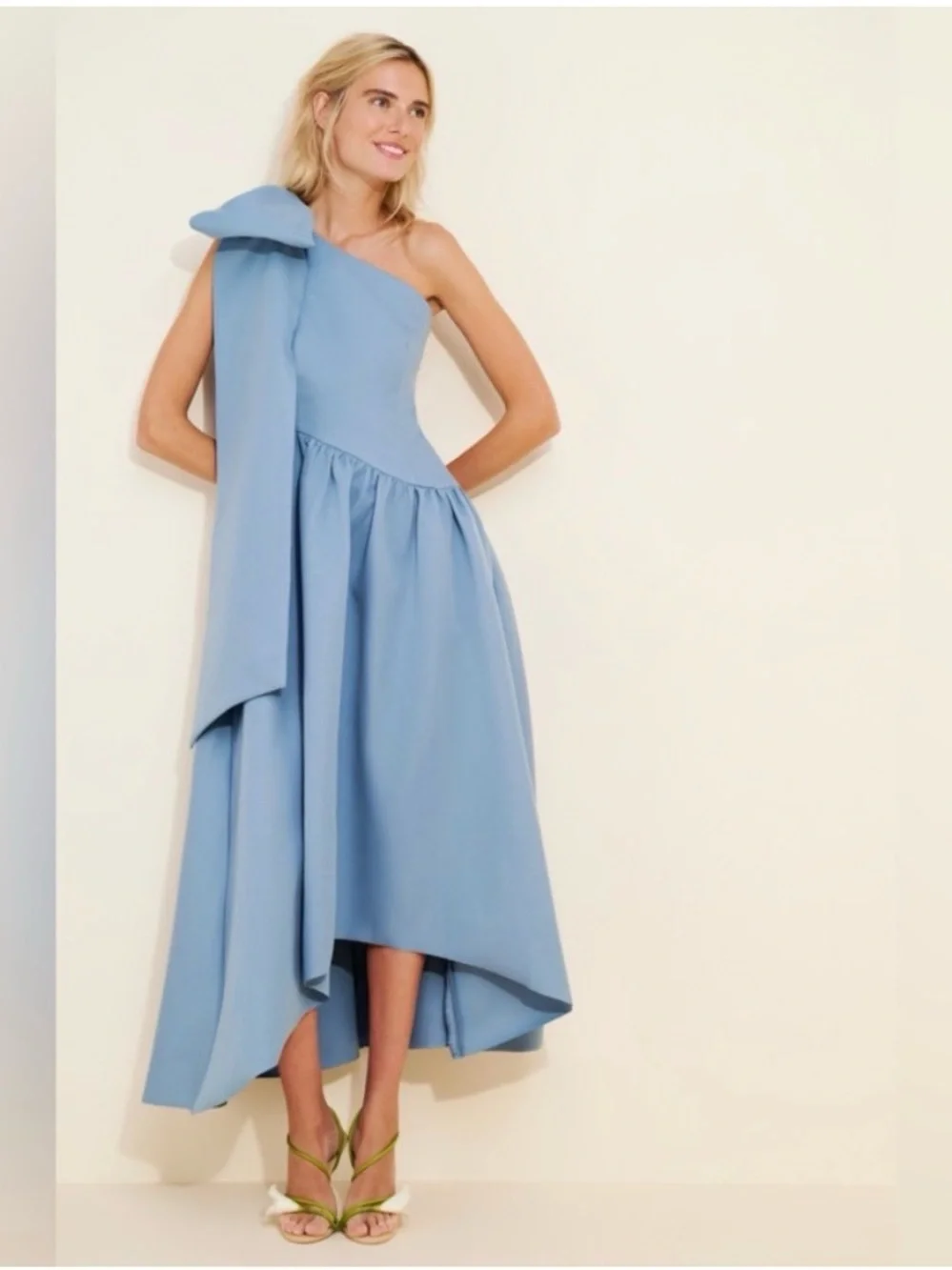 liesel dress in ivory elliatt Elliatt Liesel Dress In Ivory - 70% Off